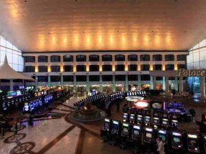 Holiday Palace Resort & Casino chat luong mien che
